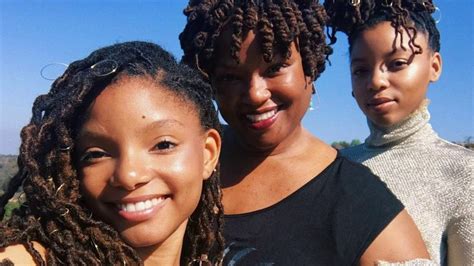 chloe x halle family.